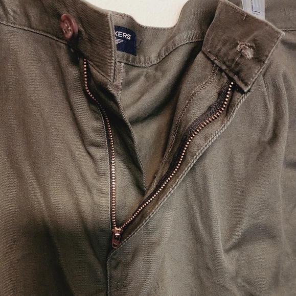 Dockers Men's No Wrinkle Short Pleated Standard Length Shorts Sz 42 (NWT) - Picture 4 of 9